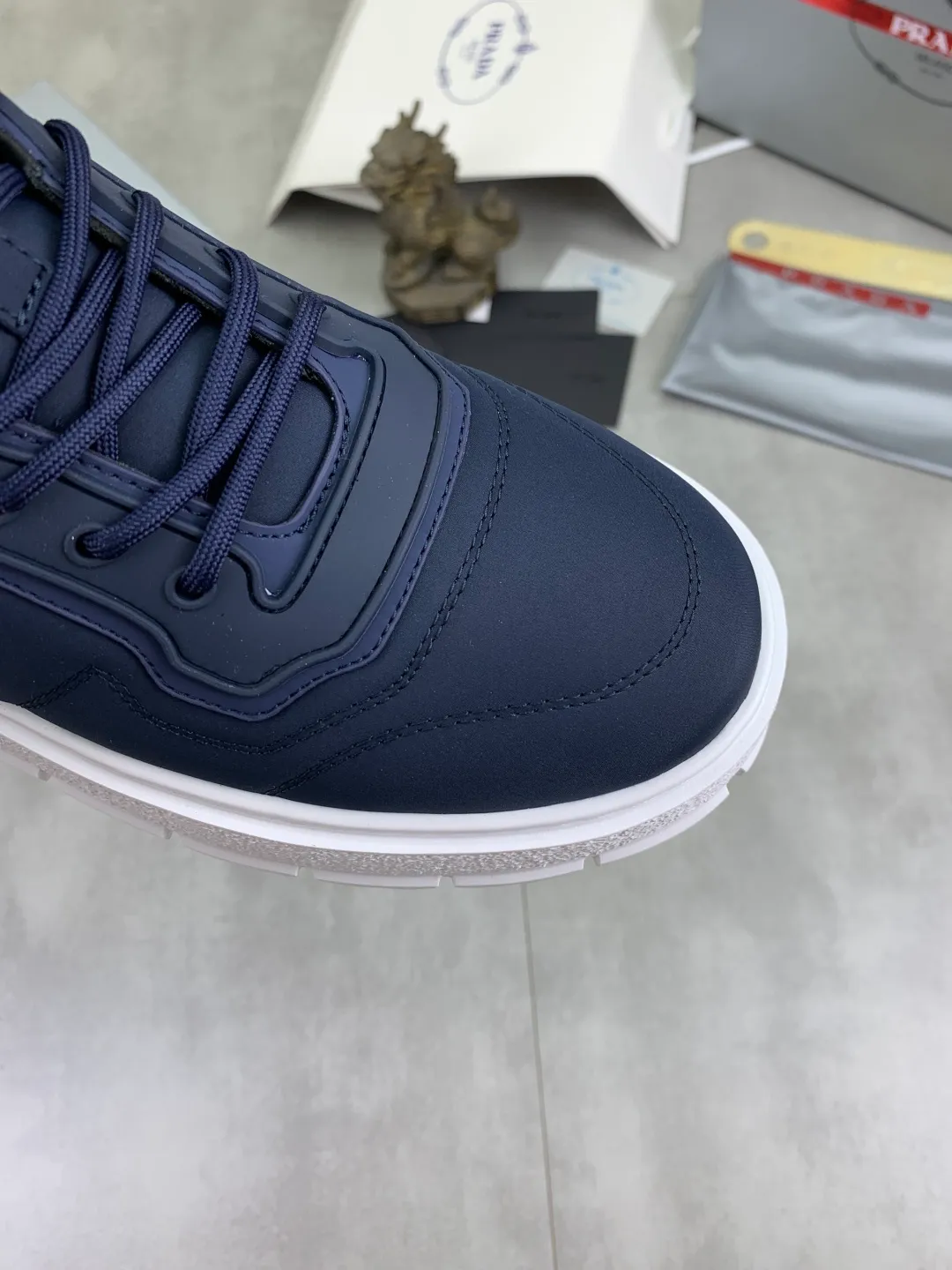 Men's men's shoes 💰P580💰 [New style] popular models are on the official website, 🆘 Trendy brand (Prada) mainly promotes popular models, avant-garde and versatile fashionable men's shoes private version mold opening, cowhide surface splicing 1:1.. Fashionable and simple, original imported cowhide lining cowhide feet; the atmosphere and personality are more fashionable, eye-catching and pursuing class. It will subvert the old idea and be a must-have for fashionistas with you! Must keep it for yourself! Tall and comfortable, large and low, high-end quality workmanship. Number of yards: 38-45 4️⃣optional.